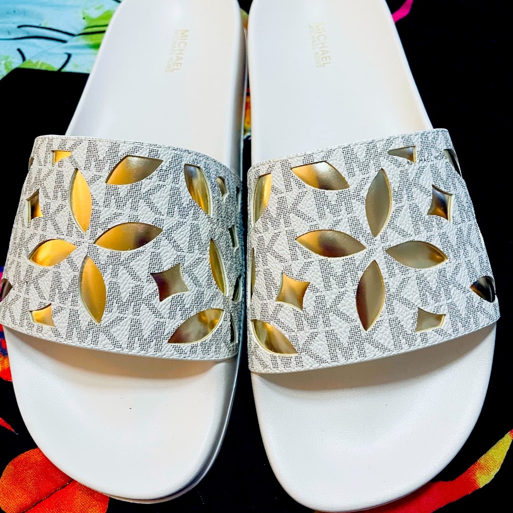 *BRAND NEW!* MICHAEL KORS SLIDES!